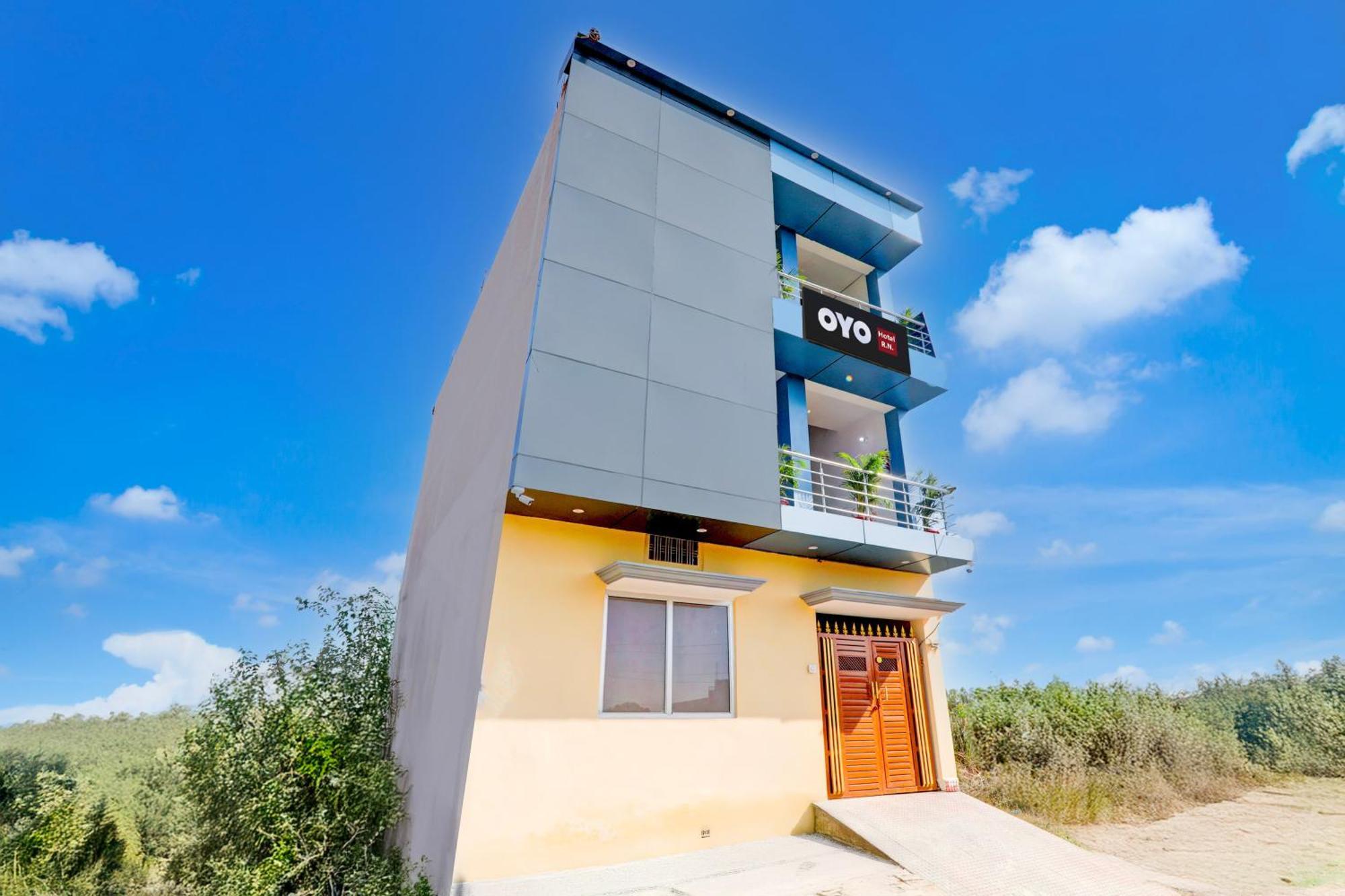 Hotel O Rn Chinhat Exterior foto